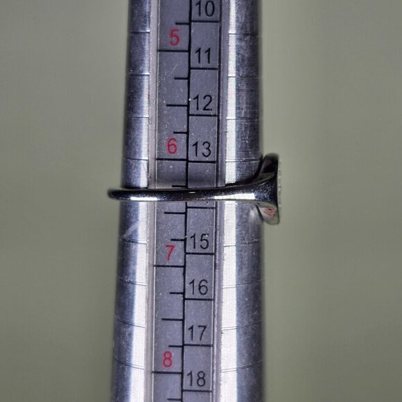 Vintage-Inspired Oval Ring With Engraved Lavender Design Size 6.25 (NWOT) - Picture 6 of 6